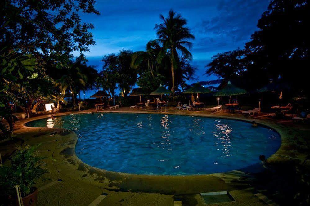 Matabungkay Beach Hotel Lian Exterior photo